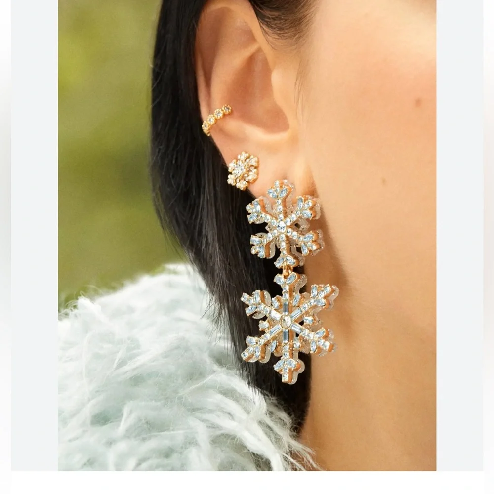 Baublebar NWOT Freeze The Day Rhinestone Gold Snowflake Earrings